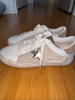 ⭐️ Vintage Havana White Sneakers with Gold Stars ⭐️